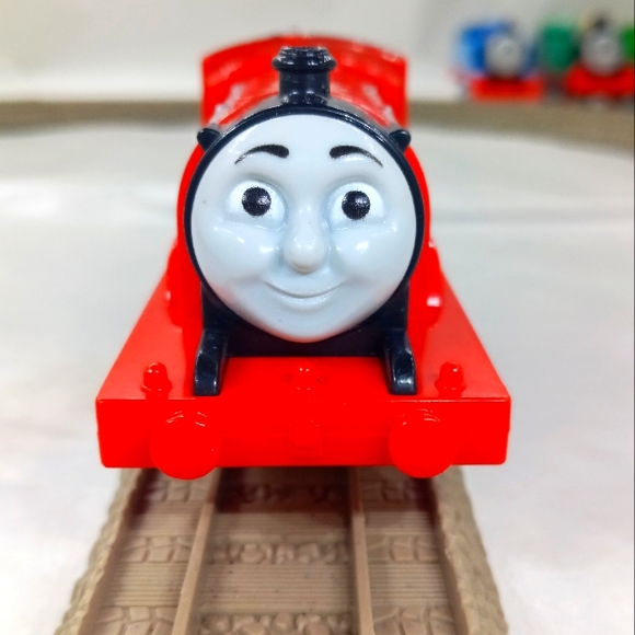 James Thomas & Friends Trackmaster Motorized Train 2013 Gullane - Picture 1 of 6